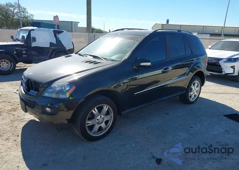 2008 Mercedes-Benz Ml 350 4Matic z USA, uszkodzony, nr VIN 4JGBB86E38A357484